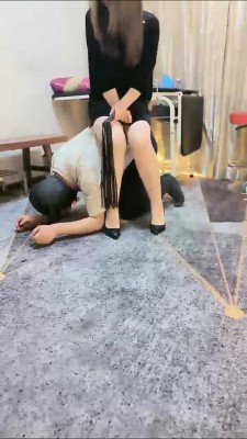 套路直播视频【霜凝】双女王捆绑圈养狗奴 bf26223_绳艺资料库