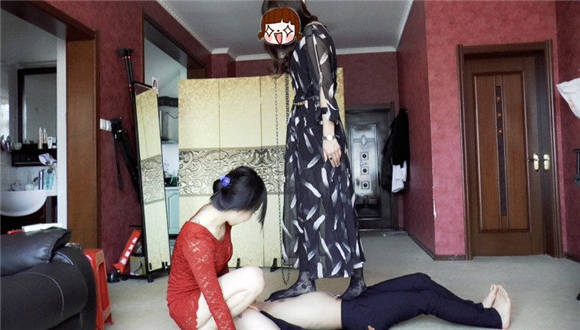 【冰时代】超模女巨人残忍踩踏压杀1米60小M_绳艺套路直播视频资源网
