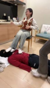 【学生双主s】双S-捆绑运动鞋白袜全体重踩踏 bf27061_绳艺套路直播视频资源网