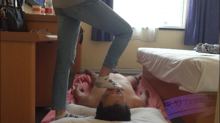 牛仔裤白棉袜踩祈祷哥的_绳艺资料库