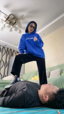 套路直播视频【艾莉】帆布鞋白袜全体重踩踏/转胯 bf25784_绳艺资料库