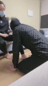 【五月】逛街后让贱狗舔脏鞋臭脚 bf8217_绳艺资料库视频资源下载