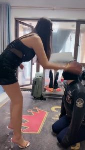 套路直播视频【伊兮夫妻】重度连环耳光抽/鞋抽耳光-磕头求虐 bf26151_绳艺资料库