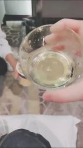 套路直播视频【灵竹】嘴洗袜子/圣水泡面/裸足踩踏 bf25787_绳艺资料库