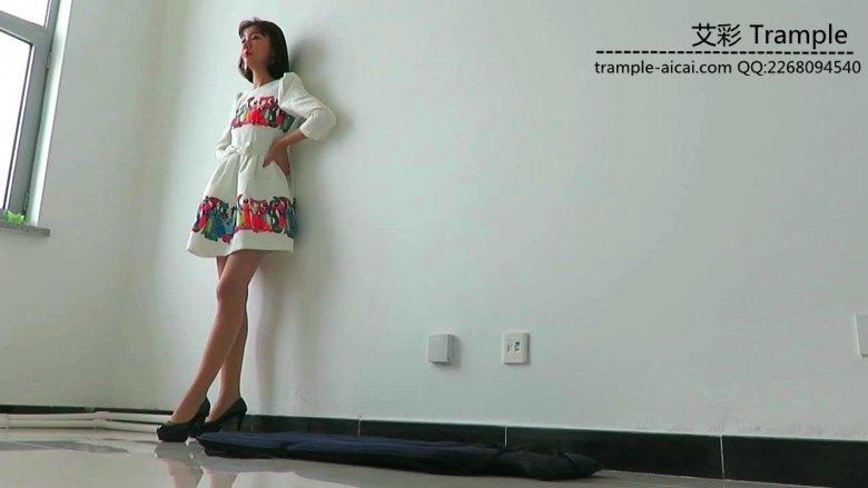 00后女主肉丝高跟插嘴深喉全体重践踏贱狗身体下体！_绳艺资料库