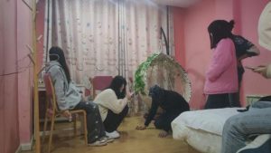 套路直播视频【挨打M】精神小妹群调群殴 bf24000_绳艺资料库