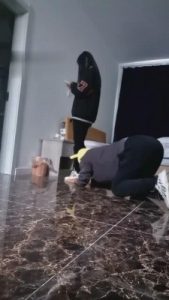 【与精神小妹的那些事】素人纯暴力踢踹踩 bf2581_绳艺资料库套路视频