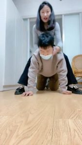 套路直播视频【可爱小布丁】首调贱狗-闻舔白袜/口水深喉 bf23657_绳艺资料库