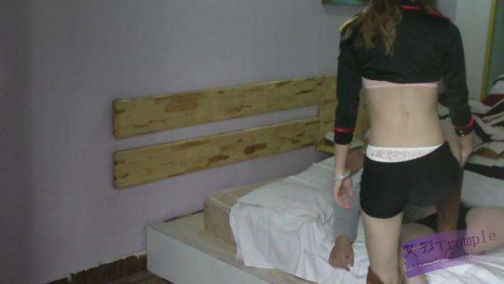 跆拳道美女揉虐不老实的奴_绳艺资料库