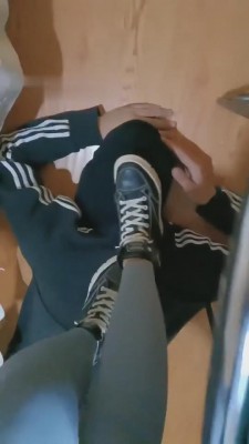 【莉娜】耳光踢裆舔鞋羞辱 bf9208_绳艺套路直播视频资源网