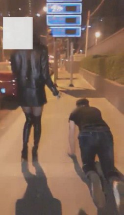【VIVI】超刺激！午夜遛人形犬_绳艺资料库