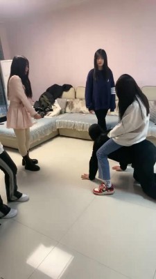 套路直播视频【精神小妹】耳光鞋底抽打/全体重踩踏 bf23839_绳艺资料库