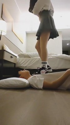 【武汉小主】运动女神全体重踩踏/原味羞辱 bf6993_绳艺资料库视频资源下载