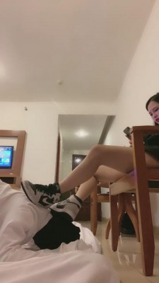 【甜依】夜跑回来让狗舔我脏鞋 bf5609_绳艺套路直播视频资源网