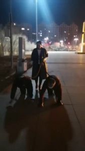 【冷御女王】高贵女王户外溜双狗奴 bf26991_绳艺资料库视频资源下载