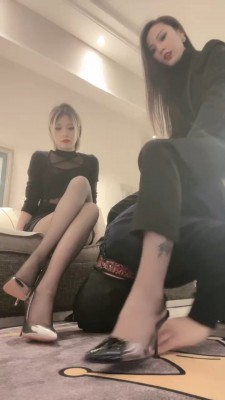 套路直播视频【萱萱S】高跟黑丝全体重踩踏/吃烟灰吃口水【双视角版】 bf24786_绳艺资料库