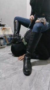 套路直播视频【辣姐S】长靴S骑马/脚踩喂食/裸足踩踏 bf26755_绳艺资料库