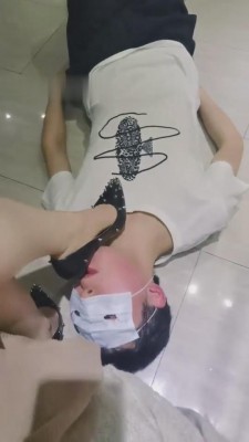 【双子姬】下班后玩弄圈养狗 bf9945_绳艺套路直播视频资源网
