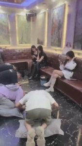 【七月大大】轰趴ktv教女同学们群调狗 bf16664_绳艺资料库视频资源下载
