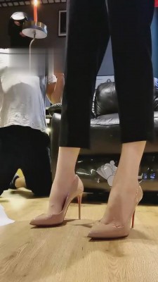 【宇婉莹】两双CL才拆箱物化人形犬 bf1115_绳艺套路直播视频资源网