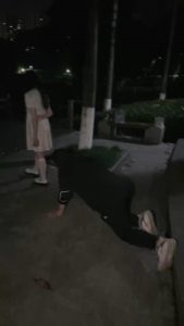 【绝美双S】姐妹花户外遛狗-捆绑树上各种羞辱 bf27478_绳艺套路直播视频资源网