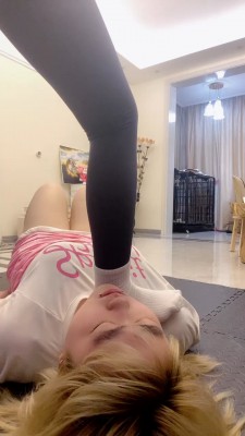 【琳嘉】坐脸/踩脖子强制窒息母畜【双视角版】 bf20861_绳艺资料库视频资源下载