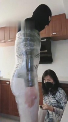 【上海糖糖老师】保鲜膜裹起来虐 bf90251_绳艺资料库视频资源下载