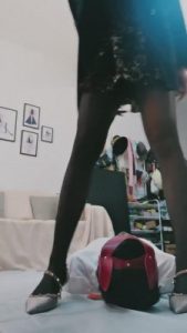 【微希】剧情-偷闻漂亮姐姐的鞋被抓 bf2889_绳艺资料库视频资源下载
