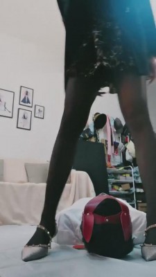 【微希】剧情-偷闻漂亮姐姐的鞋被抓 bf2889_绳艺资料库视频资源下载