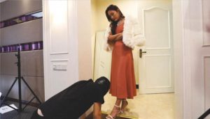 『奴隶岛』—新人麦可颂的美足课程处女作_绳艺资料库