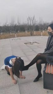 【北京冷大人】户外调女奴路人围观 bf10520_绳艺资料库视频资源下载