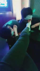 【雪儿】小白鞋原味白棉袜KTV羞辱双狗 bf643_绳艺资料库视频资源下载