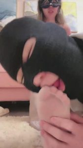 【予涵】深夜肉丝脚下发骚奴 bf15115_绳艺资料库视频资源下载