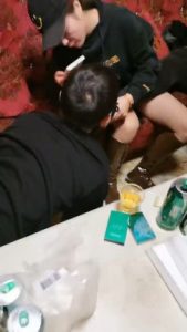 套路直播视频【文文文】KTV被双S精神小妹强制虐打【双视角版】 bf25120_绳艺资料库