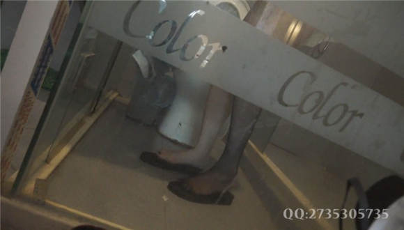 【黑丝诱惑】 素女 雯雯的原味脏人字拖踩踏_绳艺套路直播视频资源网