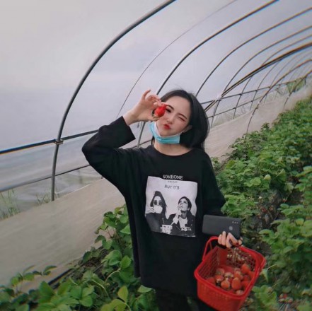 舞蹈演员晓晓的裸足踩水果脚喂食_绳艺资料库