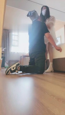【桃子老师】白靴萝莉主暴打贱奴 bf19184_绳艺资料库视频资源下载