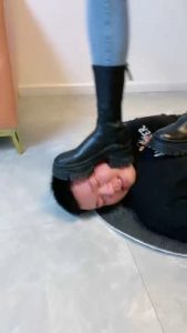 【麋鹿银儿】带素人小姐姐全体重踩狗 bf21155_绳艺资料库视频资源下载