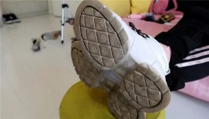【芊芊】粉袜pov羞辱,袜子不脏再运动一下_绳艺资料库视频资源下载