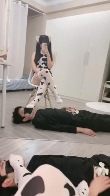 【礼礼大人】脚垫伺候奶牛服妹妹 bf22381_绳艺资料库视频资源下载