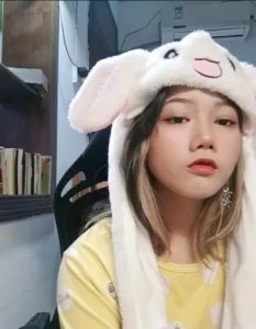 【00后蕬小乃】现实记录，黑丝恋足脚喂食_绳艺资料库视频资源下载