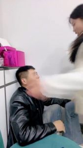 套路直播视频【孤傲女帝】超暴力连环耳光+踢踹 bf25800_绳艺资料库