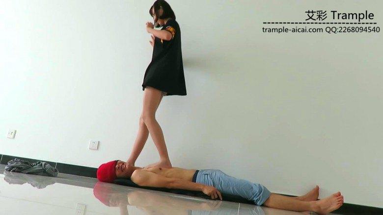 00后天使女主肉丝踩头踏步踩下体！_绳艺资料库