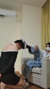 【夏馨S】学生S贝壳头黑丝虐变装狗 bf2017_绳艺套路直播视频资源网