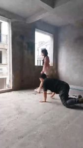 【安琪】烂尾楼强迫两兄弟做狗 bf20306_绳艺资料库视频资源下载
