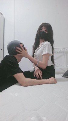 套路直播视频【软玉】素人学生主白袜脚辱老师-踩踏 bf26297_绳艺资料库