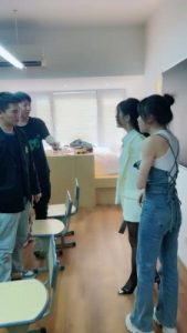 套路直播视频【伊晨S】剧情腿绞-麻辣女教师和校花玩哭男同学【三视角版】 bf26740_绳艺资料库