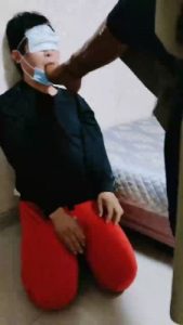 【辣妹】裸足踩踏喂食 bf20511_绳艺资料库视频资源下载