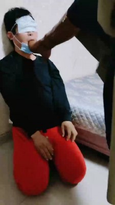 【辣妹】裸足踩踏喂食 bf20511_绳艺资料库视频资源下载