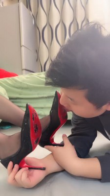 套路直播视频【素人星探】闻舔素人的黑丝高跟/喝漱口水 bf24831_绳艺资料库